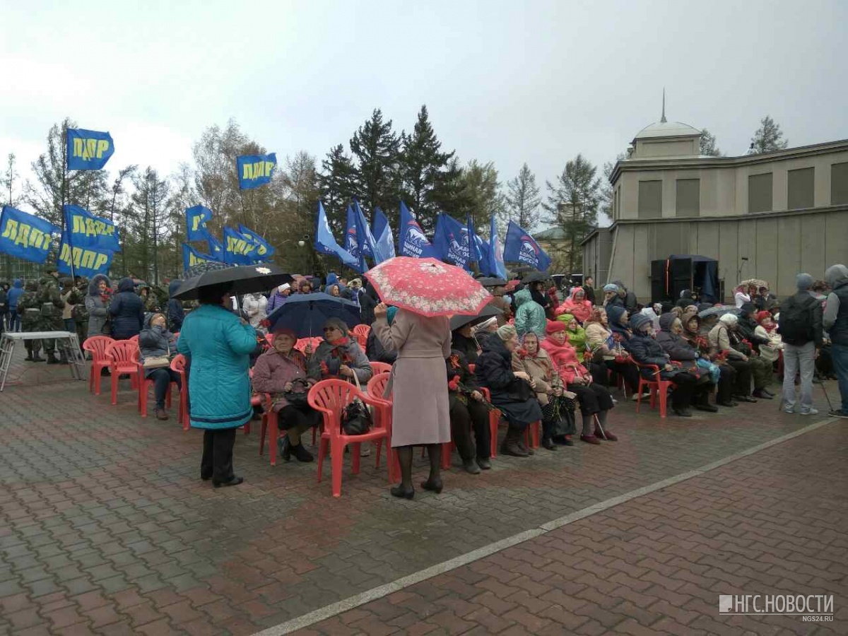 Красноярск отметил. Дудинский дом культуры постановка 9 мая.