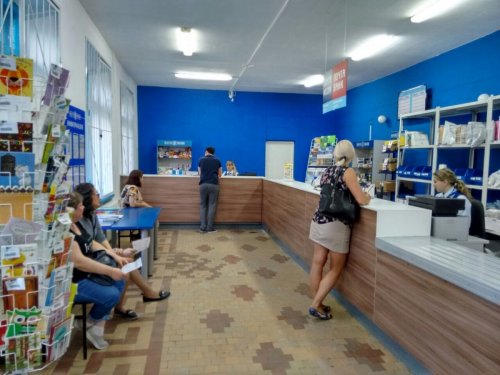 В омской Лукьяновке после ремонта открылось отделение Почты России, высмеянное в Сети - «Новости Омска»