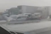 Непогода спровоцировала крупное ДТП в США: видео