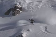 Сноубордист обогнал лавину: видео