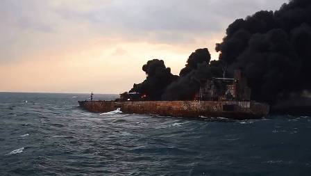 В Иране общенациональный траур по морякам затонувшего нефтетанкера - «Транспорт»