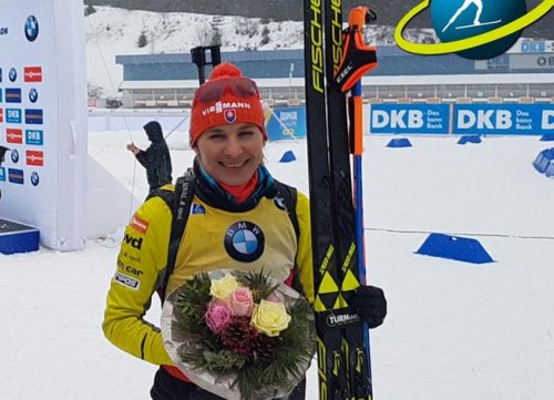 Кузьмина лидирует в общем зачете Кубка мира; Вита Семеренко поднялась на 8-е место - «Биатлон»