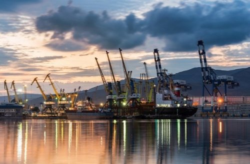Российские порты в 2017 году нарастили перевалку грузов на 9% - «Транспорт»