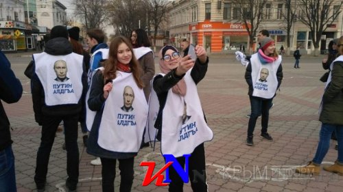 В Симферополе прошел флешмоб в поддержку Путина - «Керчь»