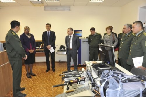 Таможенному комитету Узбекистана подарили 230 детекторов радиации от США - «Азия»
