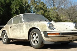 На аукцион выставили редкий Porsche, покрытый кораллами