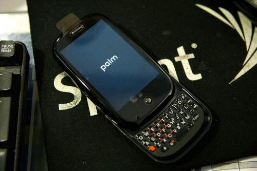 В этом году на рынок смартфонов вернётся легендарный бренд Palm - «Интернет»