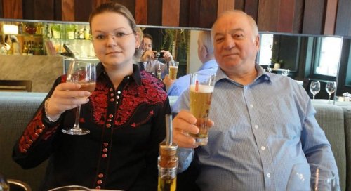 Британские СМИ: Смертельная отрава для Скрипаля была в чемодане его дочери - «Россия»