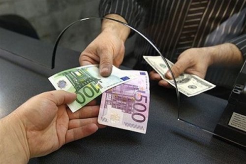 В России собираются дать налоговые послабления валютным операциям - «Экономика»