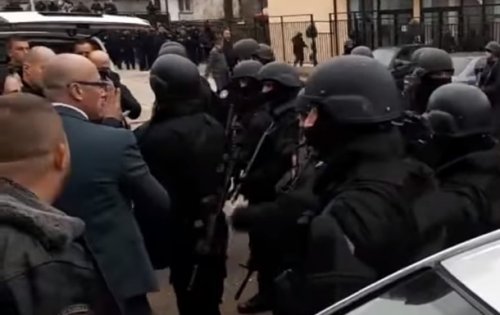 Полиция Косово задержала сербского министра - (видео)