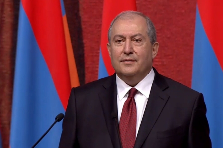 Избранный парламентом президент Армении принес присягу народу республики - «Большой Кавказ»