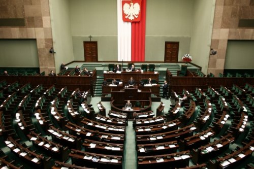 Сенат Польши согласен с законопроектами о Верховном и Конституционном судах - «Европа»