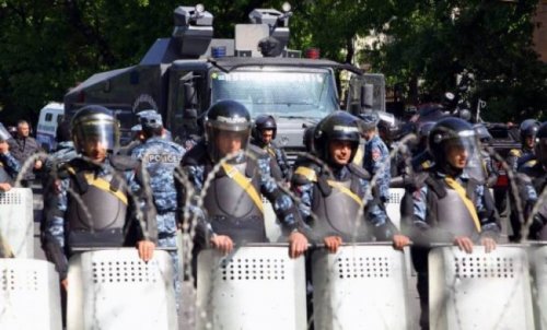 В Ереване полиция задержала 66 демонстрантов, шествие продолжается - «Большой Кавказ»