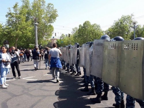 В Ереване вновь стартовали акции протеста, есть задержанные - «Большой Кавказ»