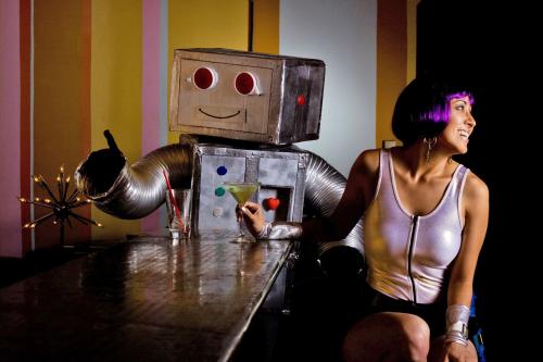 Женщины покорены секс-роботом Генри - «Интернет»