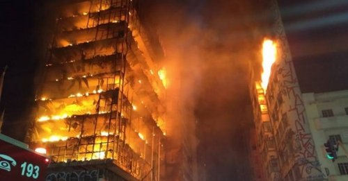 В бразильском Сан-Паулу загорелся и рухнул многоэтажный дом - «Латинская Америка»