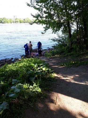 В Петербурге мужчина сломал позвоночник, спрыгнув с Володарского моста - «Новости Дня»