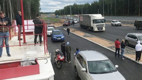 «Лукойл» обещает дать бензин на трассу Москва — Петербург 9 июня - «Транспорт»