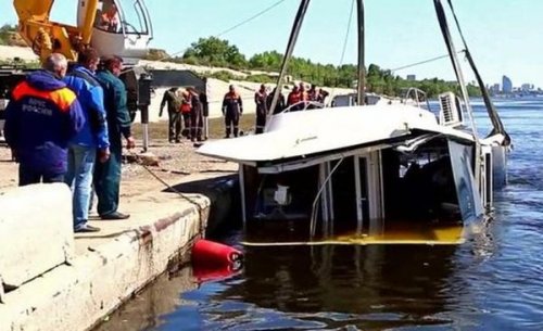 По делу о гибели 11 человек на Волге задержан владелец лодочной станции - «Транспорт»