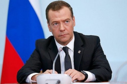 Медведев поручил подготовить ответные меры на пошлины Трампа - «США»