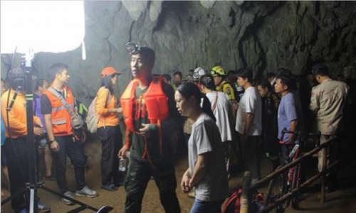 Операция по спасению тайских детей из пещеры приостановлена - «Новости Дня»