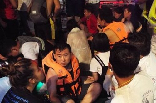 Поиски пропавших при кораблекрушении в Таиланде временно приостановлены - «Транспорт»
