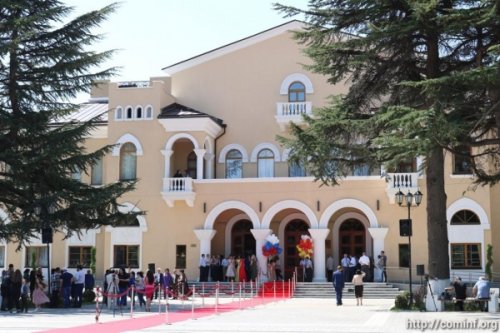 Югоосетинский госдрамтеатр открылся 13 лет спустя - «Большой Кавказ»
