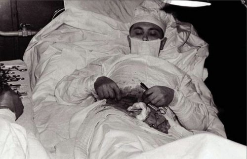 Российский хирург, который сам себя прооперировал ! - «Фото»