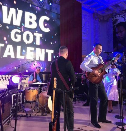 Виталий Кличко и Маурисио Сулейман спели хит The Beatles на вечере талантов WBC (Видео, Фото) - «Спорт»