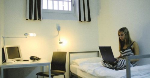 Нидерланды превращают тюрьмы в отели ! - «Фото»