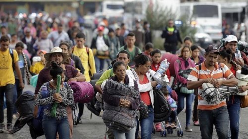 Тысячи человек в составе каравана мигрантов запросили убежище в Мексике - «Латинская Америка»