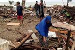 Смертоносное цунами накрыло Индонезию: видео