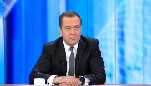 Медведев рассказал, что смотрит, что читает, как отдохнет - «Новости дня»