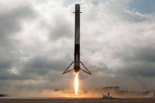 SpaceX не удалось вернуть ступень Falcon 9: упала в океан - «Технологии»