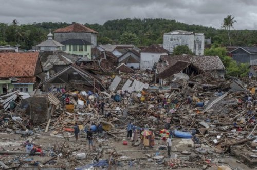 Жертвами цунами в Индонезии стали 373 человека, число погибших растёт - «Происшествия»