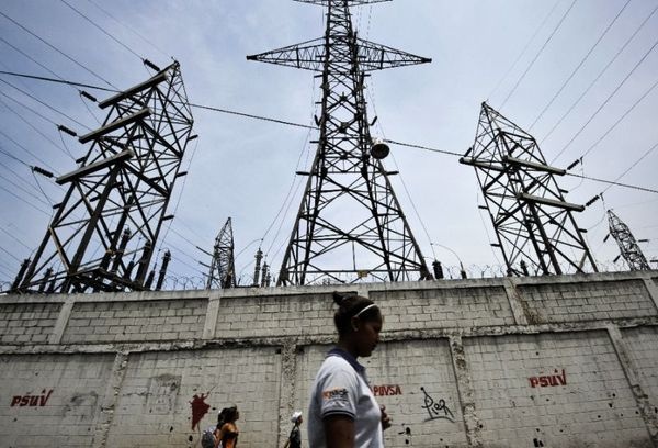 В Венесуэле полностью восстановлено нормальное энергоснабжение страны - «Латинская Америка»