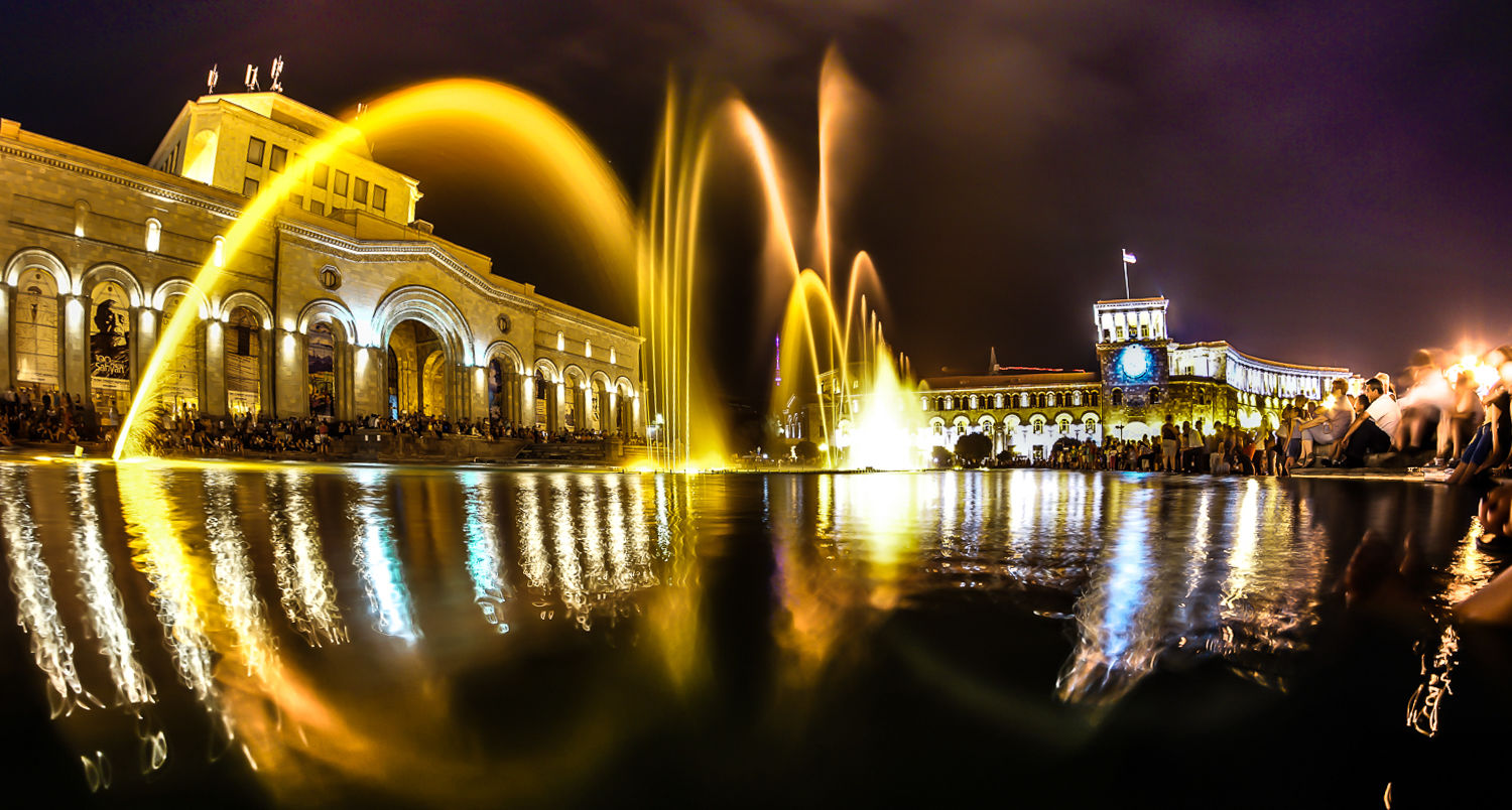 Поющие фонтаны в Армении