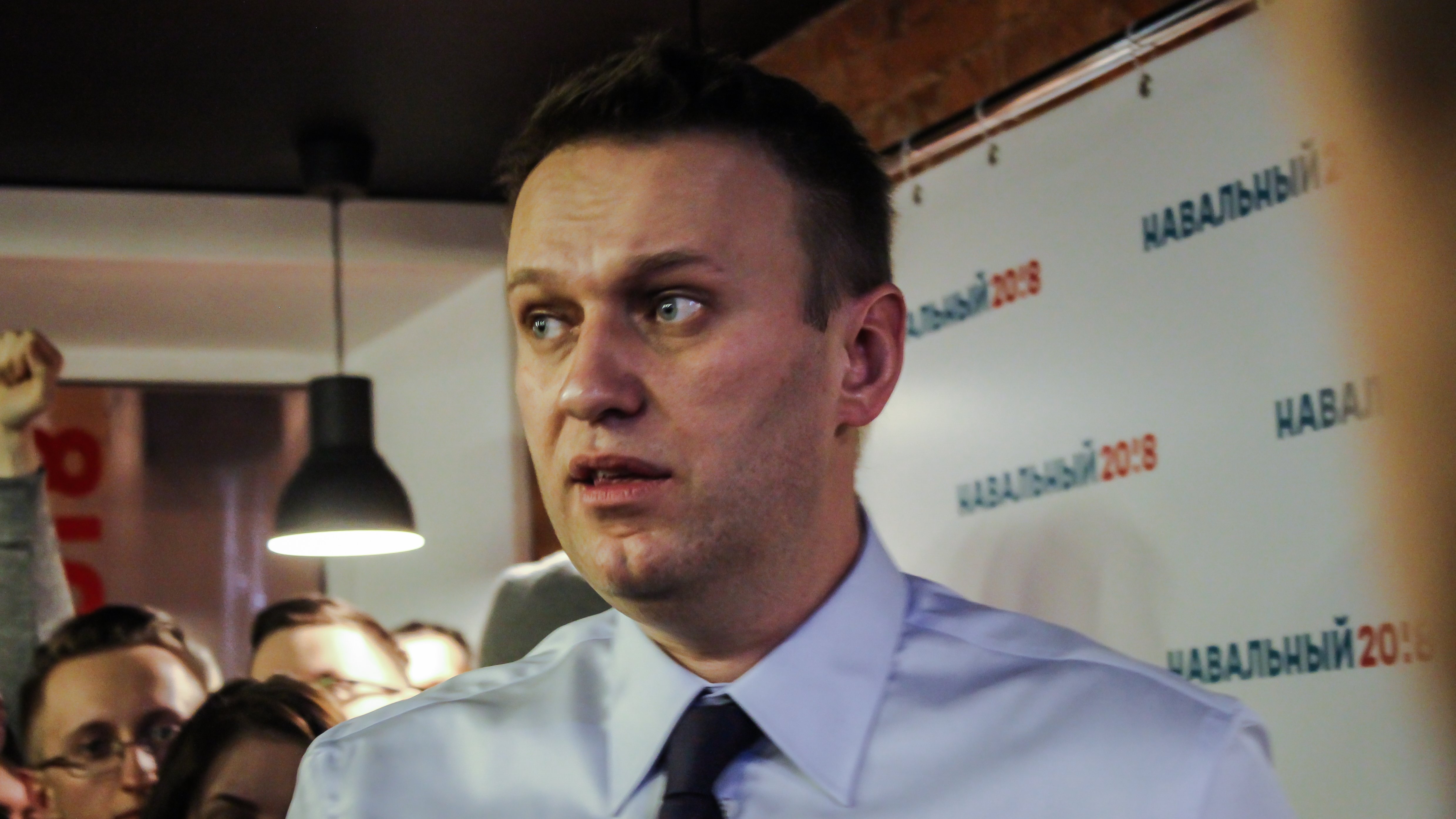 Навального похоронят тайно. Фонд борьбы с коррупцией Алексея Навального. Навальный и Ургант.